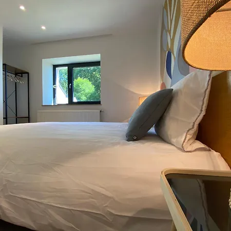 Au Chant D'oiseau אמבלב